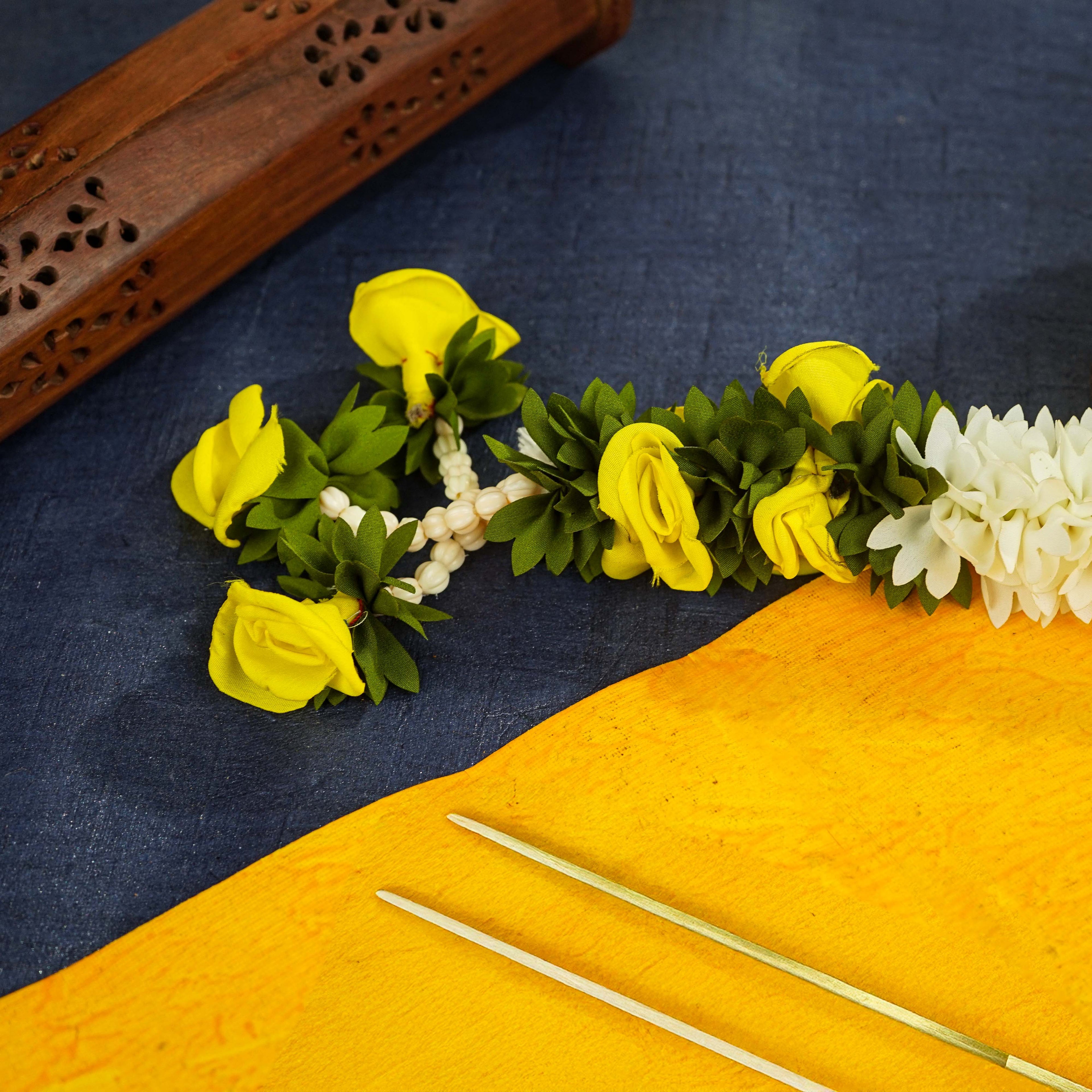 Sri Rudra 1.5Feet Kus Rose (SR02545)